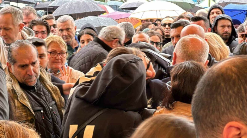 Volkan Konak’a acı veda! Eşinin haykırışları yürekleri dağladı