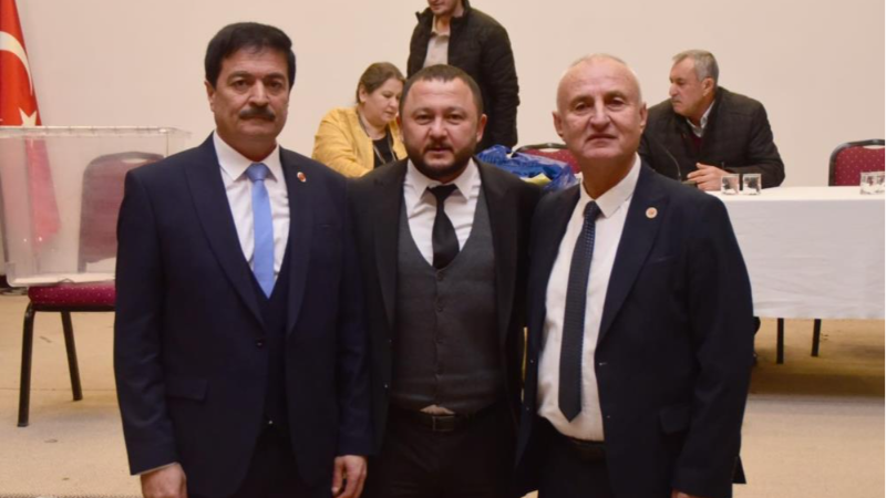 Yenişehir Muhtarlar Derneği'nde başkan değişmedi