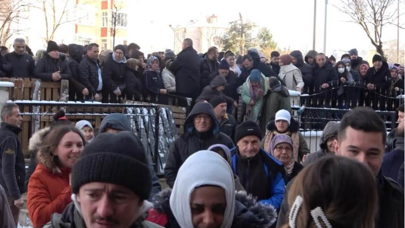 Yer; Bursa...Hava eksi 3...İşte bu kuyruğun nedeni...