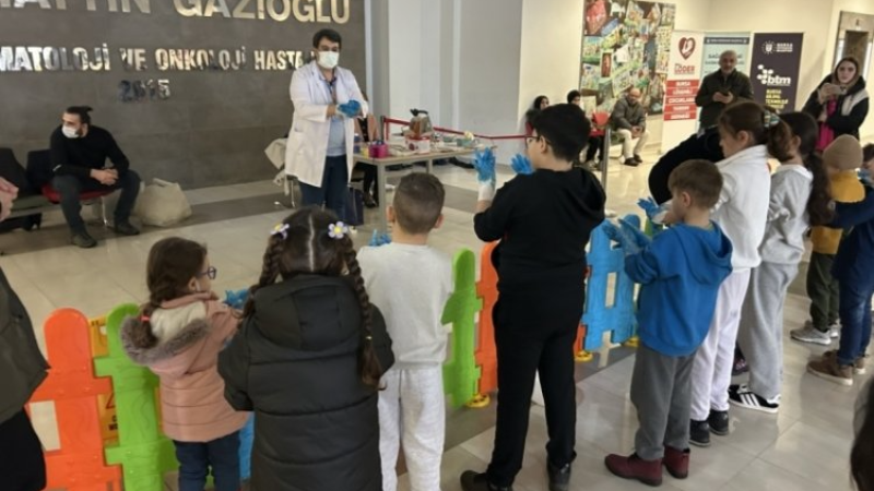 Yeter ki onların yüzü gülsün; Tedavi gören çocuklar Bursa'da moral buldu