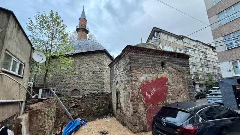 Yetkililere duyurulur; Bursa'da kaderine terk edilmiş cami!