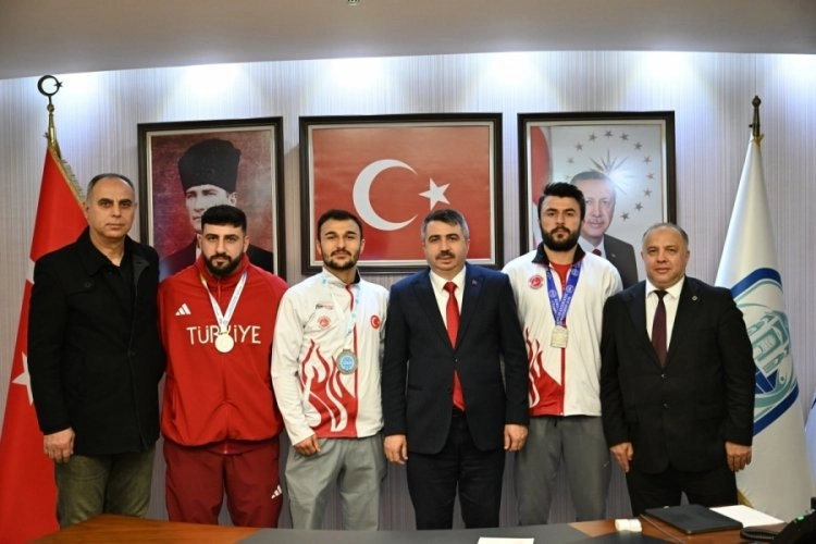 Yıldırım sporda da zirvede; Başkan şampiyonları ağırladı