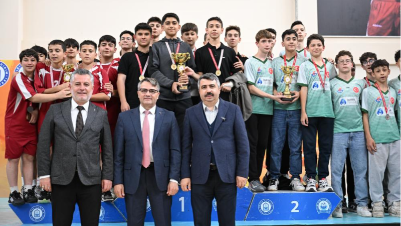 Yıldırım'da gençler hünerlerini sergiledi; Madalyaları aldılar...