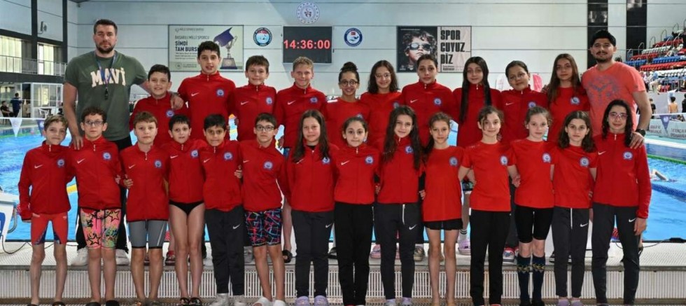 Yıldırımlı kulaçlar Bursa'nın gururu oldu!