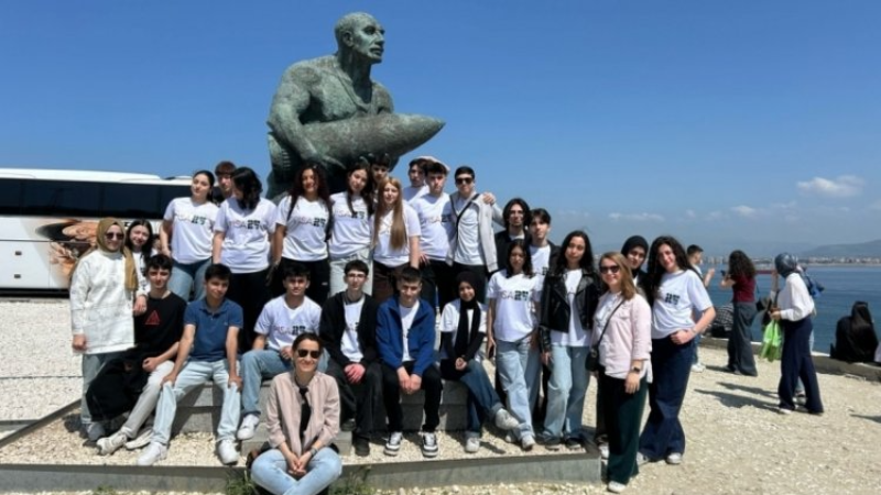 Yıldırım'lı PİSA öğrencileri Çanakkale Şehitliğini ziyaret etti