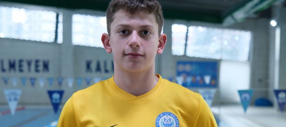 Yıldırımlı yüzücüler Bursa'nın gururu oldu!