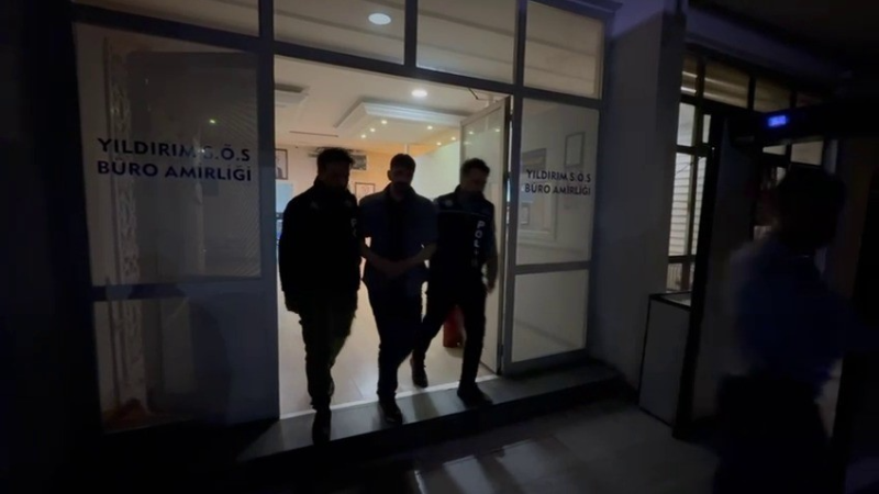 Yurtdışına kaçmak isterken Bursa'da yakayı ele verdi