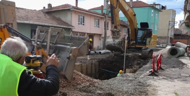 Mustafakemalpaşa’nın altyapısı Büyükşehir’le yenileniyor