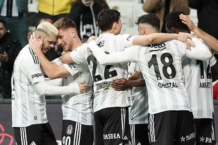 Beşiktaş, Trabzonspor’u 2 golle geçti