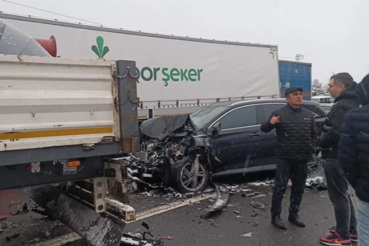  Bolu TEM'de kaza: 58 araç karıştı, 10 yaralı