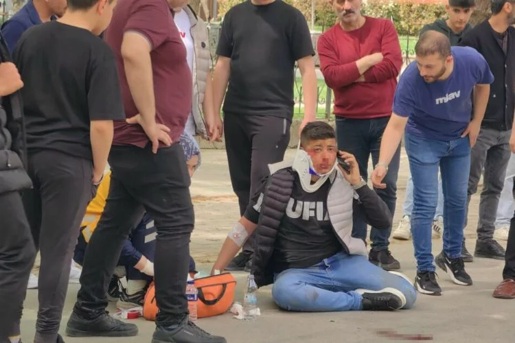 Bursa’da iki motosiklet kafa kafaya çarpıştı