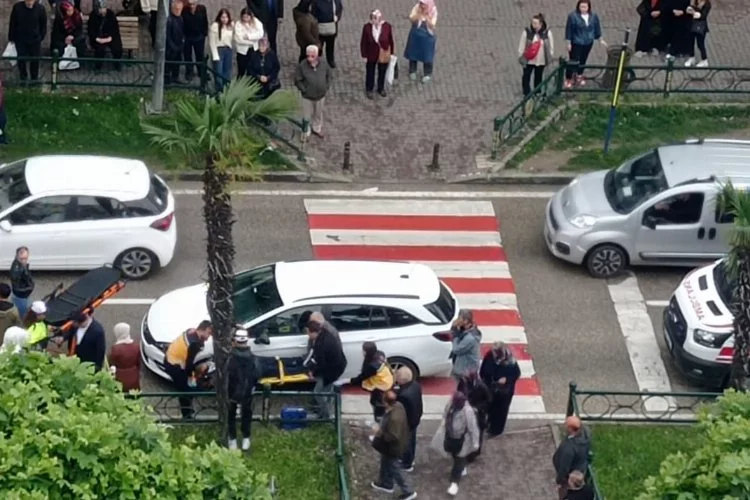 Bursa'da otomobilin çarptığı kişi yaralandı