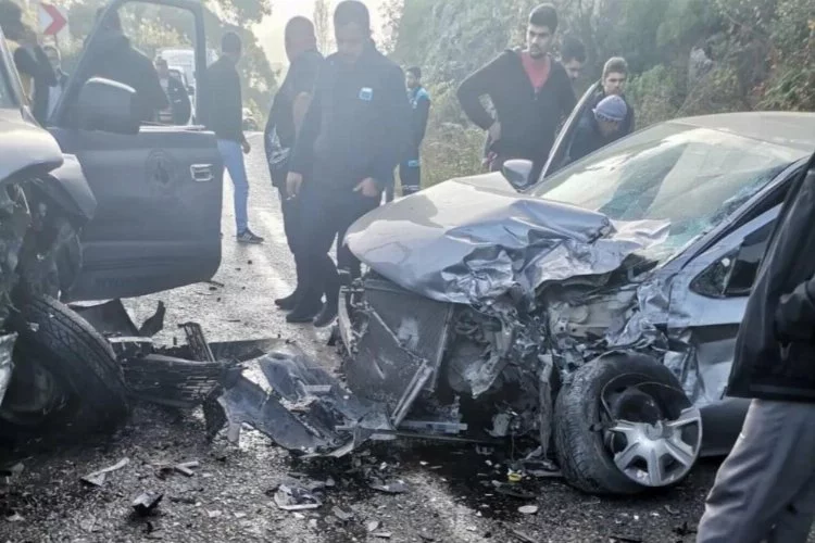 Bursa-Orhangazi yolunda feci kaza: 5 yaralı