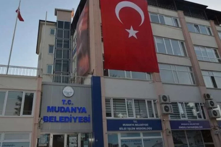 Deprem sonrası Mudanya Belediyesi boşaltıldı!