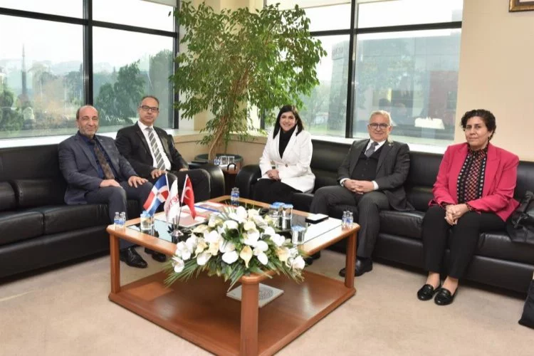 Dominik Cumhuriyeti Ankara Büyükelçisi Lora BTSO’yu Ziyaret Etti