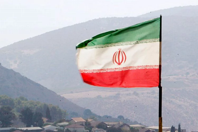 İngiltere'den vatandaşlarına "İran'ı terk edin" çağrısı