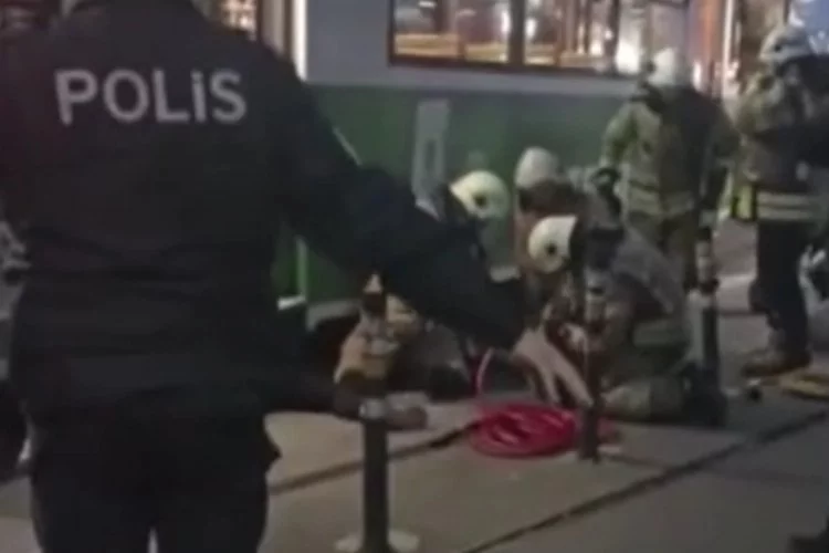 İstanbul’da feci ölüm! Tramvayın altında kaldı