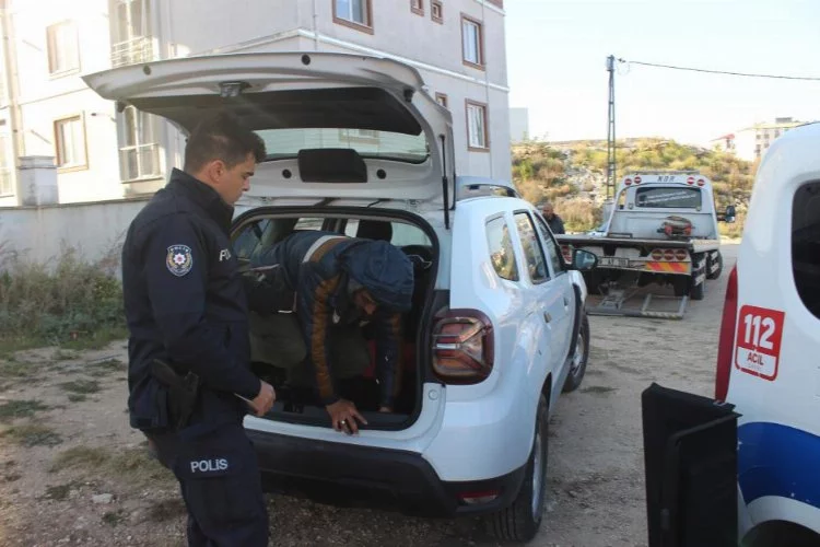 Kaçan araçtan 7 kaçak göçmen çıktı