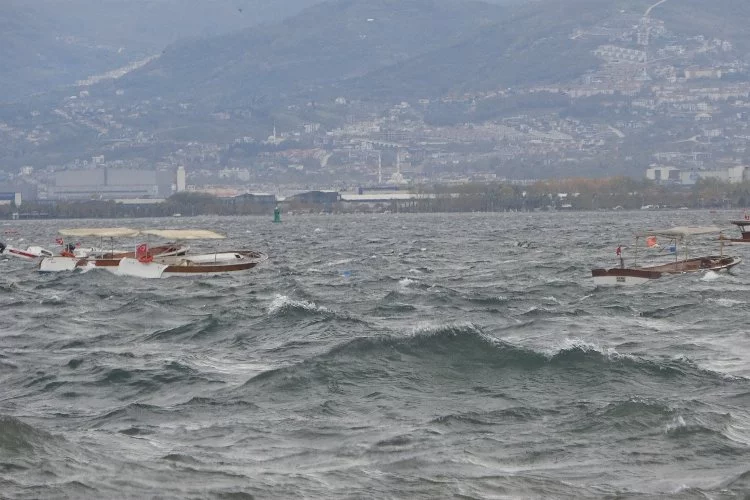 Kocaeli’de 7 balıkçı teknesi battı
