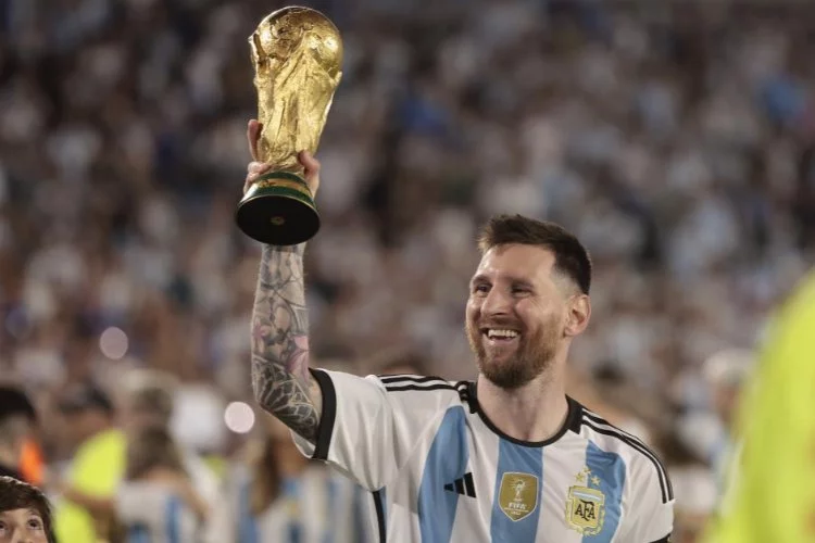 Messi, 800 dedi