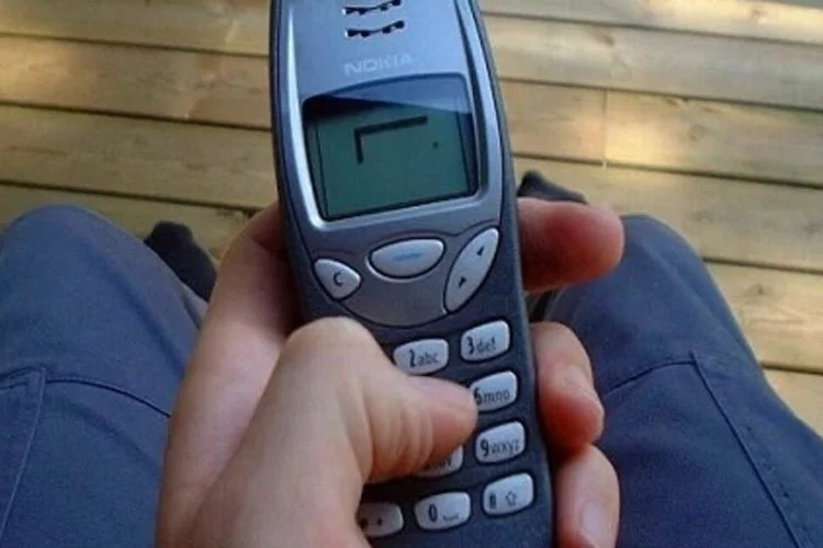 Nokia 3210, 25 yıl sonra geri dönüyor