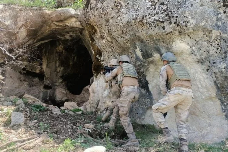 PKK'ya ait  silah ve yaşam malzemesi bulundu