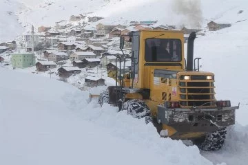 Soğanlı Dağı'nda karla mücadele sürüyor