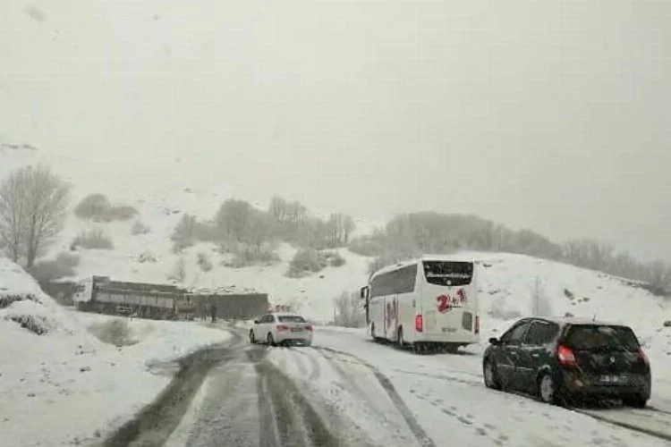 Tunceli’de kar yağışı etkili oluyor