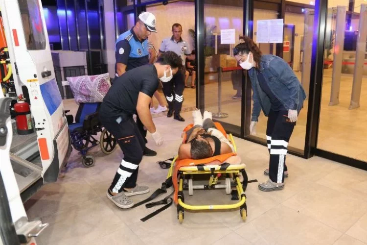 Yavru vatanda kaza geçiren yaralı HADO ile Türkiye'ye getirildi