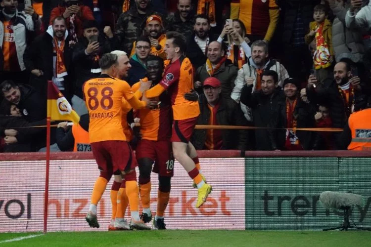 Yeni lider Galatasaray: 2-1