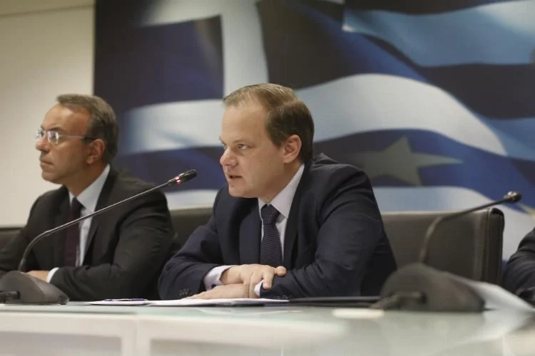 Yunan bakandan istifa kararı