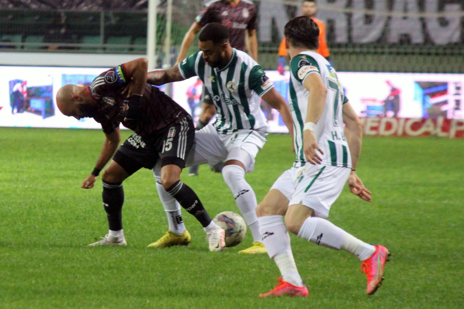 Beşiktaş deplasmanda kazandı
