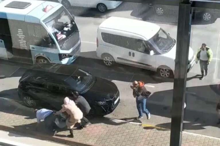 Minibüs şoförü ile yolcu arasında kavga
