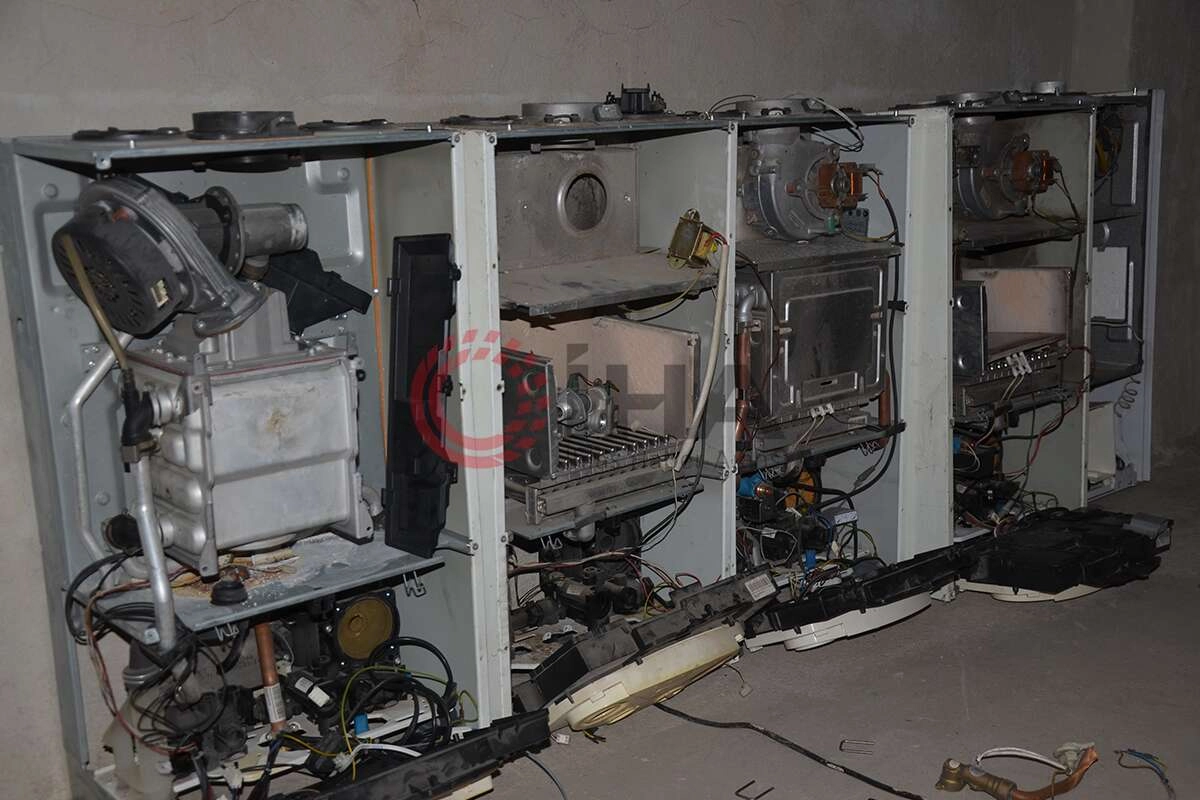 ‘Servis elemanıyız' deyip kombileri çaldılar