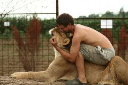 Evde aslan beslemenin cezası 14 bin 500 avro