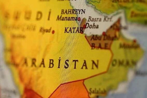 Kuveyt'te dolu Suudi Arabistan'da kar yağışı