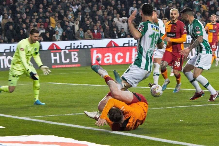 Konyaspor Galatasaray'ı puansız gönderdi