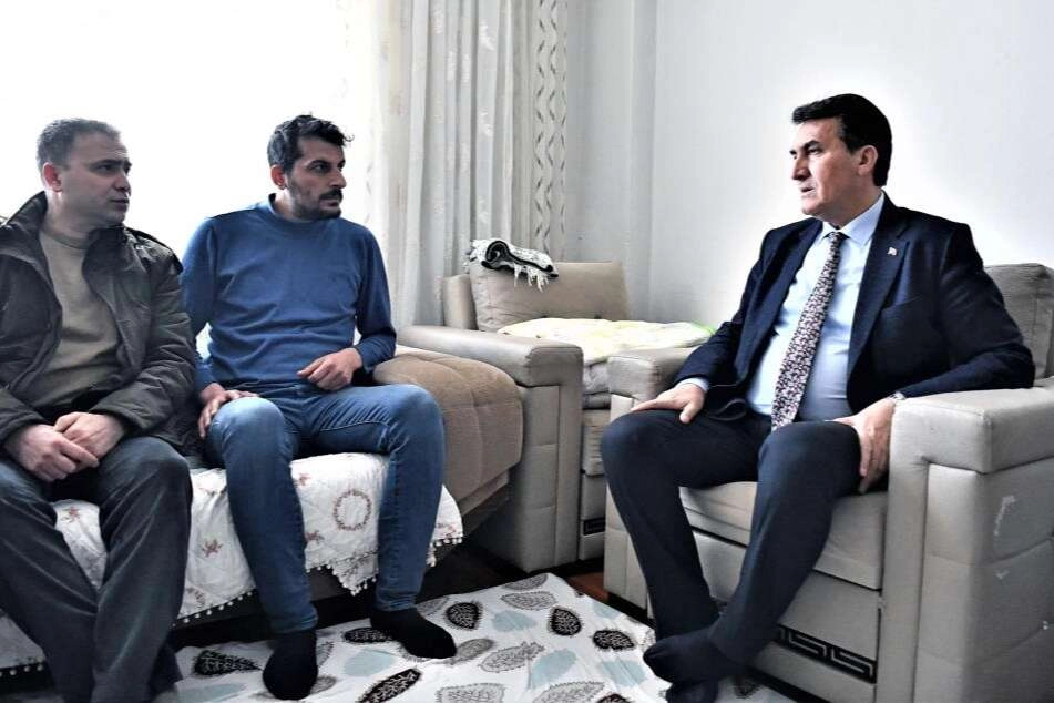 Bursa Osmangazi Belediyesi depremzedelerin yanında