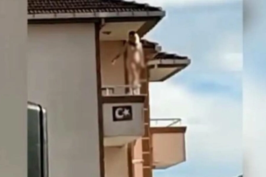 Balkonda çıplak dans etmişti; valilikten açıklama geldi