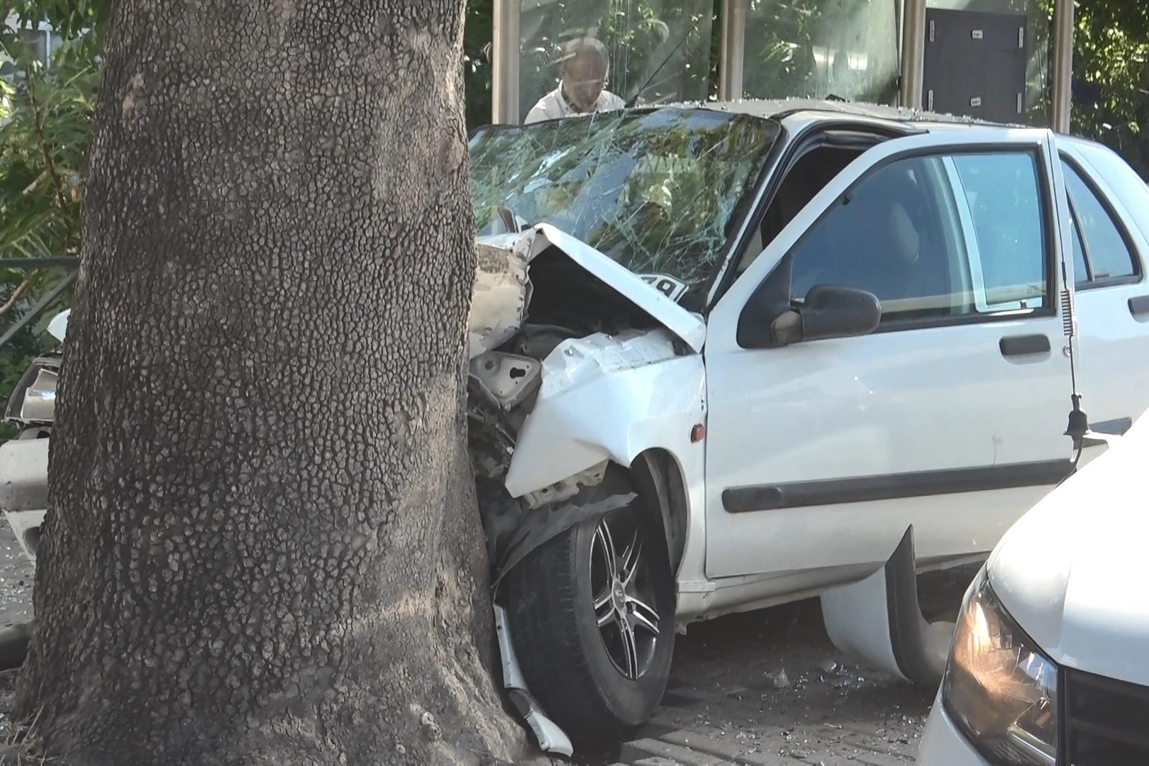 Acı haber! Otobüs durağa dalmıştı