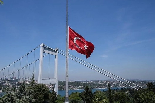 Milli yasta okullar tatil edilir mi?