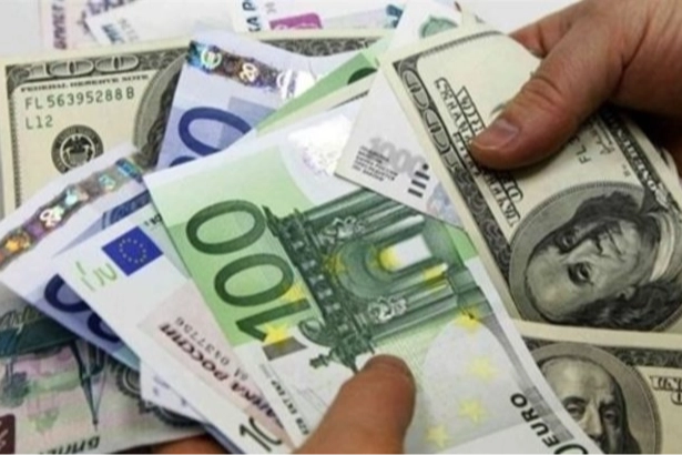 Uzman isimden 2024 için dolar ve altın tahmini