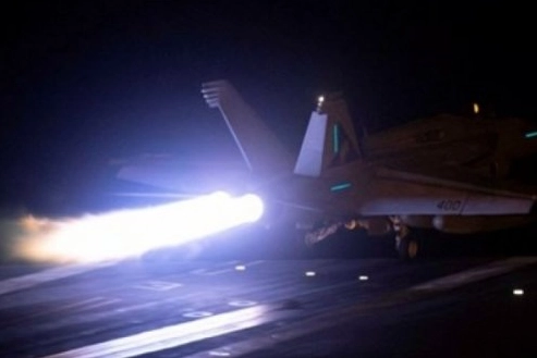 ABD ve İngiltere, Yemen'de 36 hedefi bombaladı