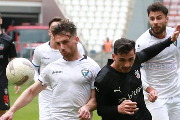 Karacabey,  Diyarbekir'i ezdi geçti