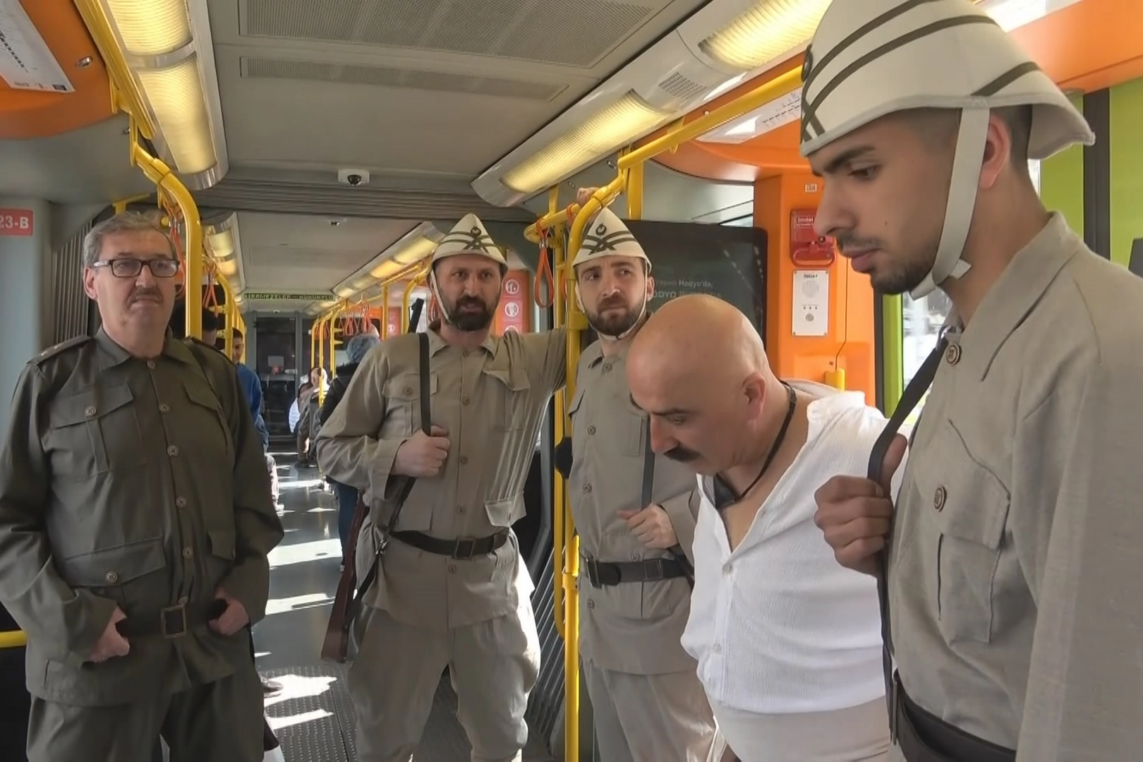 Bursa metrosunda duygu dolu anlar