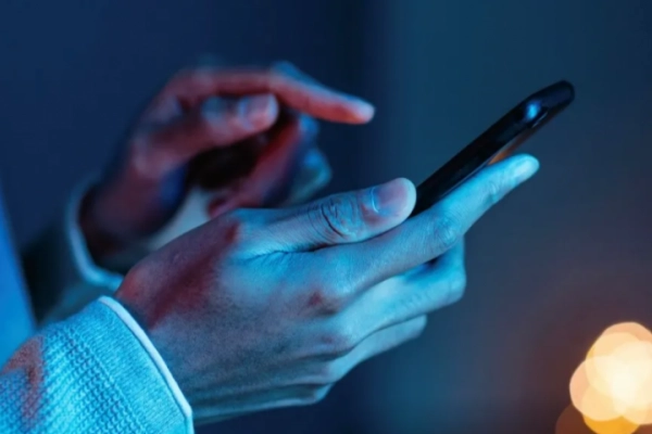 Cep telefonu tarifelerine yüzde 65 zam!