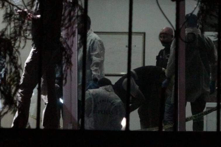 Polis memuru mesai arkadaşlarına dehşet saçtı