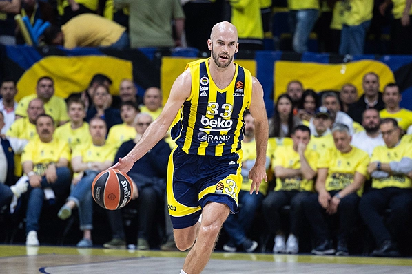 Fenerbahçe Beko, seride öne geçti