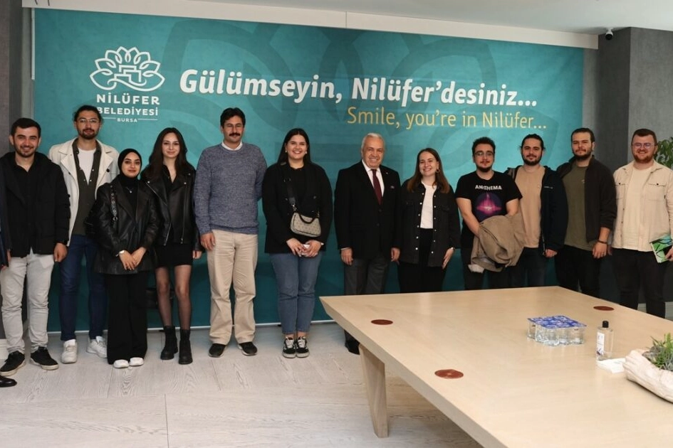 Şadi Özdemir’den gençlere ‘Yanınızdayız’ mesajı