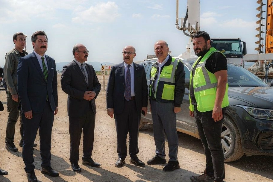 Vali Demirtaş’dan hızlı tren inşaatına yakın takip